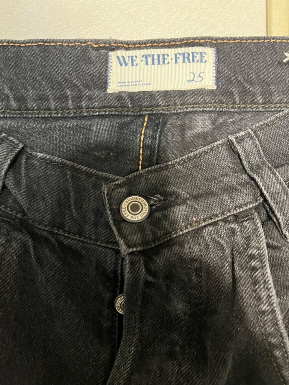 We wThe Free Black Wide-Leg Belted Jeans - Picture 7 of 12